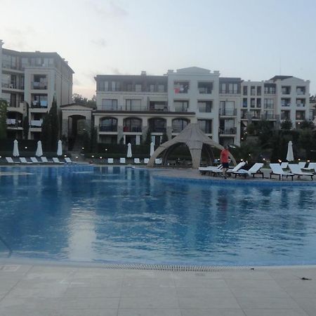 Apartment In Green Beach Resort Kavatsi ソゾポル エクステリア 写真