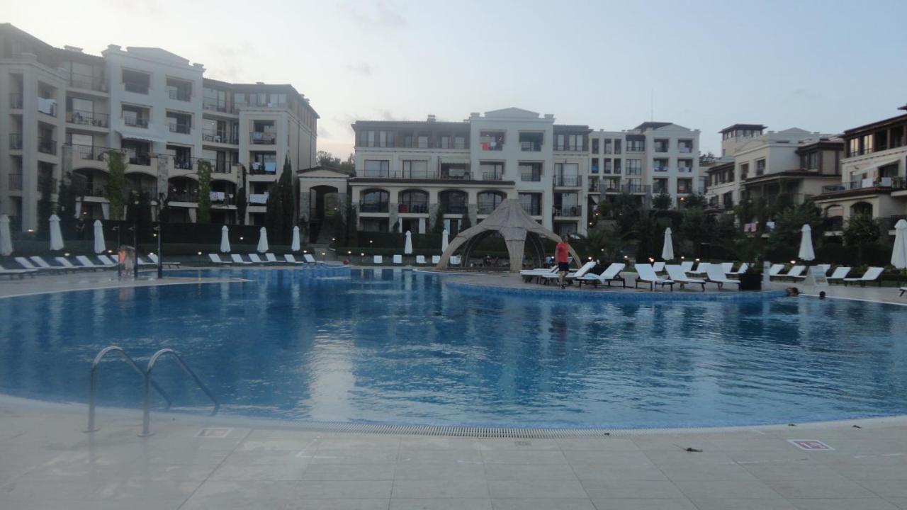 Apartment In Green Beach Resort Kavatsi ソゾポル エクステリア 写真